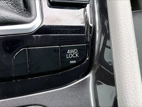 Used 2024 Jeep Compass Latitude AWD/4WD image 31