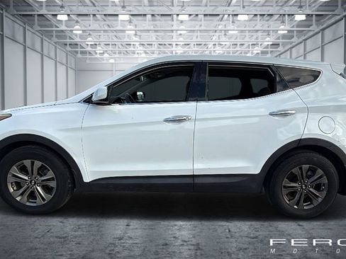 Used 2017 Hyundai Santa Fe Sport FWD image 2