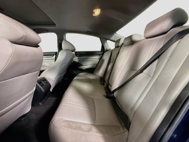 Used 2018 Honda Accord Touring image 24