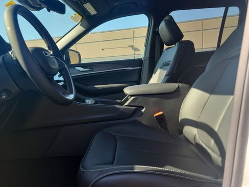 New 2026 Jeep Grand Cherokee Limited AWD/4WD image 23