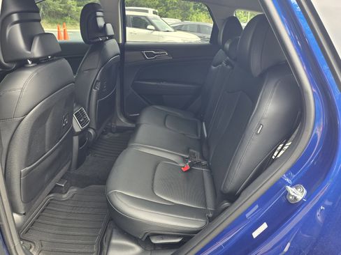 Used 2024 Kia Sportage EX FWD image 10