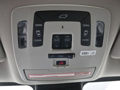Certified 2023 Toyota Sienna Limited image 20