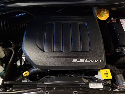 Used 2018 Dodge Grand Caravan SXT FWD image 30