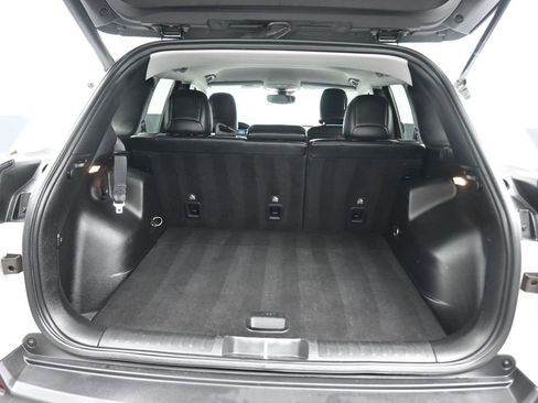 Used 2022 Jeep Cherokee Trailhawk w/ Premium Leather Package image 44