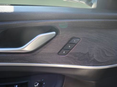 Used 2022 Jeep Grand Cherokee Limited 4xe image 14