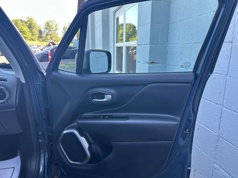 Used 2020 Jeep Renegade Limited w/ Safety and Security Group AWD/4WD image 26