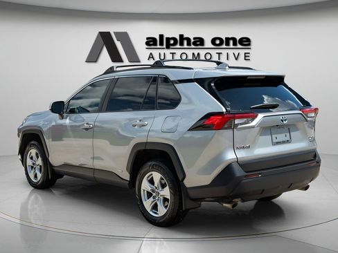 Used 2021 Toyota RAV4 XLE w/ Convenience Package AWD/4WD image 10