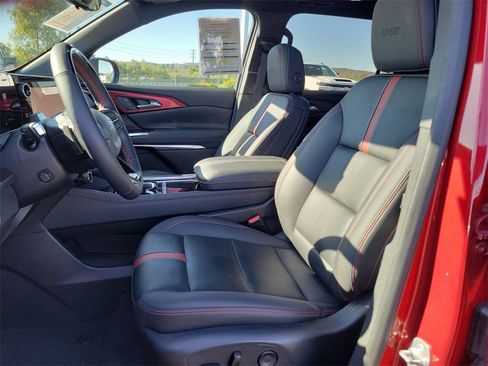 Certified 2024 Chevrolet Traverse RS w/ LPO, Floor Liner Package image 19