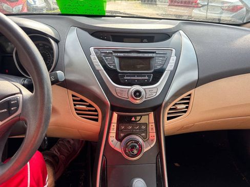 Used 2013 Hyundai Elantra GLS w/ Preferred Pkg FWD image 12