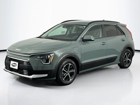 Used 2023 Kia Niro EX w/ EX Cold Weather Package FWD image 6