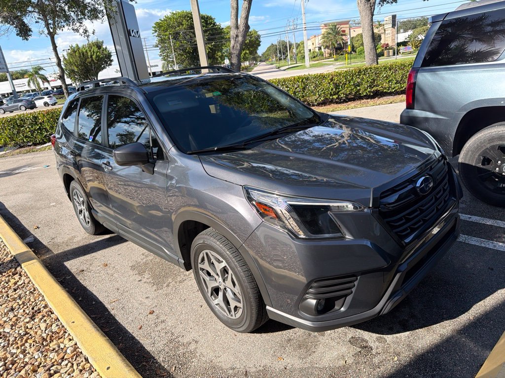 Used 2024 Subaru Forester Premium AWD/4WD image 3