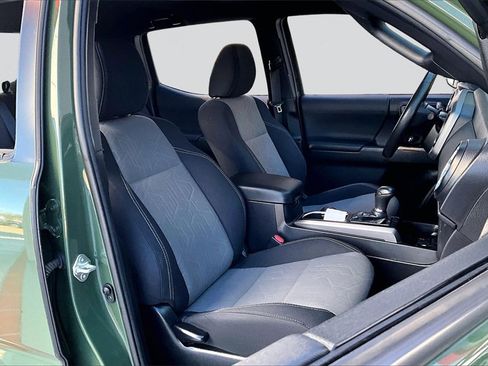 Certified 2021 Toyota Tacoma TRD Off-Road image 27