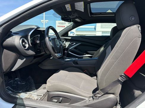 Used 2018 Chevrolet Camaro SS RWD image 9