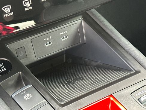 Used 2025 Nissan Kicks SR image 32