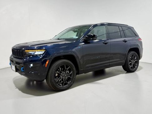 Used 2023 Jeep Grand Cherokee 30th Anniversary AWD/4WD image 9