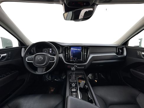 Used 2020 Volvo XC60 T6 Momentum AWD/4WD image 17