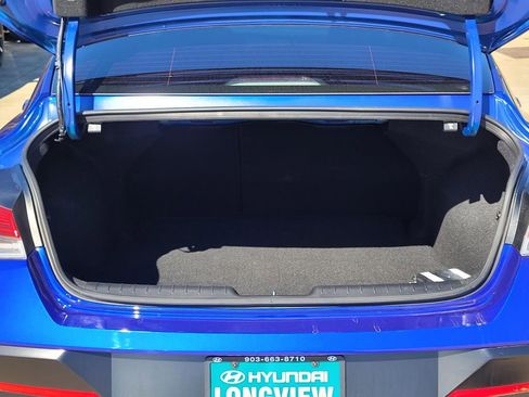 Used 2024 Hyundai Elantra SEL w/ Convenience Package image 8