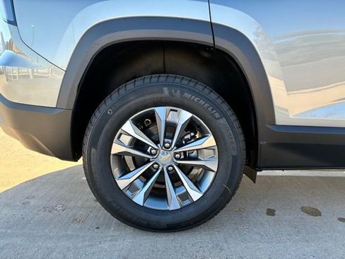 New 2026 Chevrolet Equinox LT AWD/4WD image 9