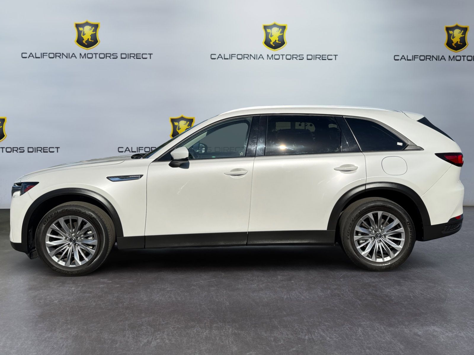Used 2024 MAZDA CX-90 Plug-In Hybrid w/ Preferred AWD/4WD image 2
