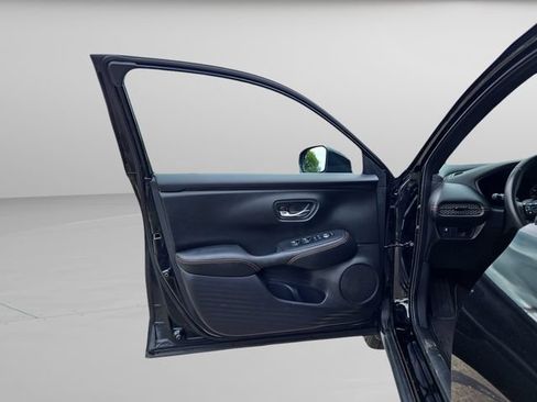 Certified 2025 Honda HR-V Sport image 22