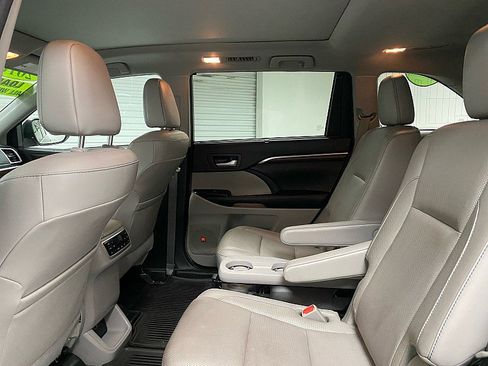 Used 2016 Toyota Highlander Limited Platinum w/ Protection Package #3 image 11