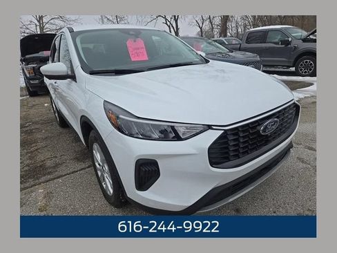 Used 2023 Ford Escape Active w/ Tech Pack #2 AWD/4WD image 1