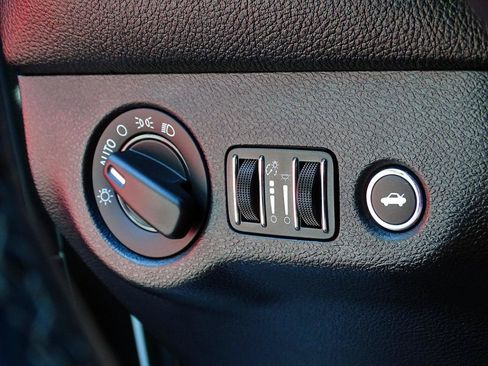 Used 2015 Dodge Challenger SRT Hellcat RWD image 35