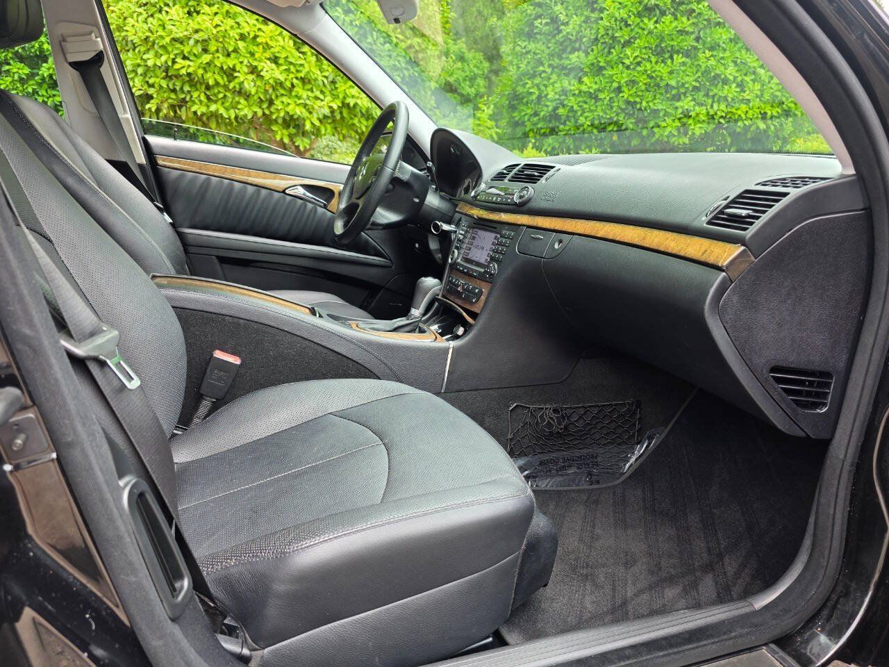 Used 2008 Mercedes-Benz E 550 Sedan image 34