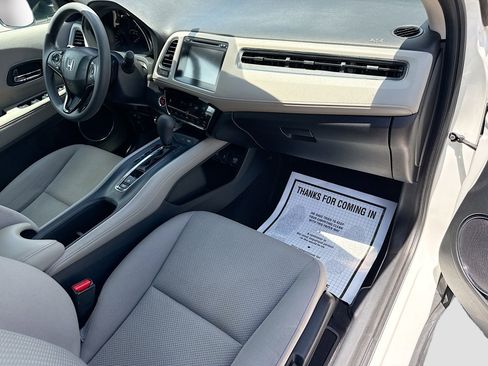 Used 2018 Honda HR-V EX image 12