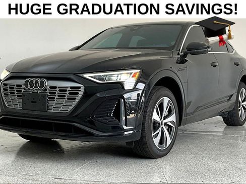 Used 2024 Audi Q8 e-tron Premium Plus w/ Premium Plus Package AWD/4WD image 43