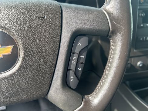 Used 2022 Chevrolet Express 2500 w/ Driver Convenience Package image 18