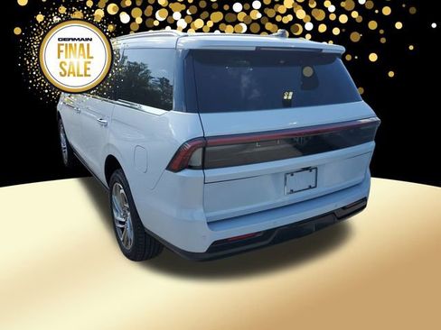 New 2025 Lincoln Navigator Reserve image 8