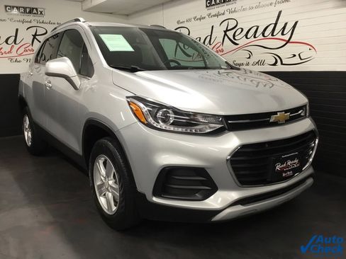 Used 2017 Chevrolet Trax LT w/ Driver Confidence Package image 3
