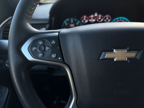 Used 2017 Chevrolet Suburban LT image 15