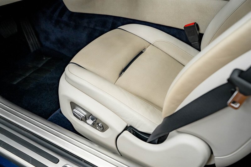 Used 2015 Rolls-Royce Wraith RWD image 21