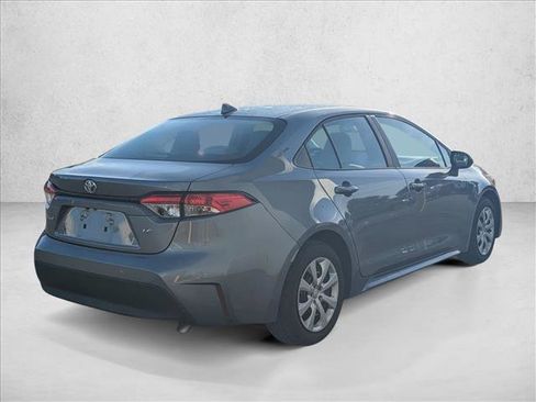 Used 2025 Toyota Corolla LE FWD image 5