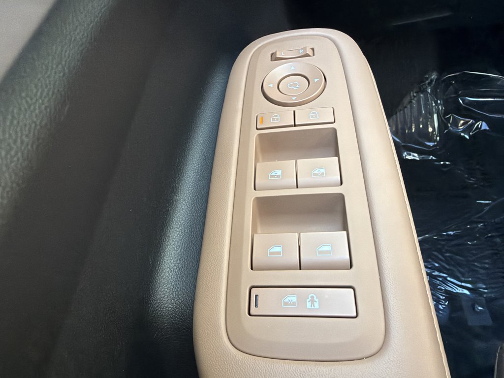 Used 2025 Hyundai Santa Fe Limited FWD image 28