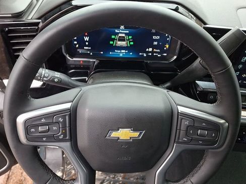 Used 2026 Chevrolet Silverado 1500 LT image 3