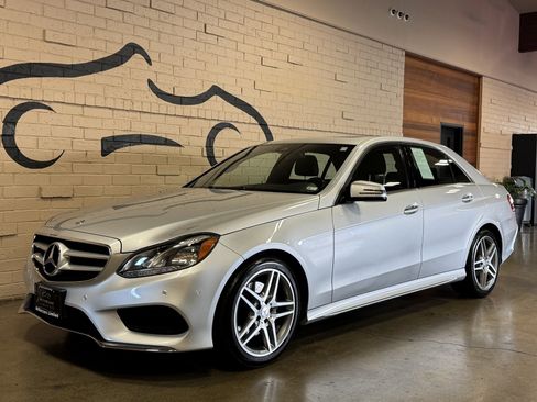 Used 2014 Mercedes-Benz E 350 4MATIC Sedan image 10