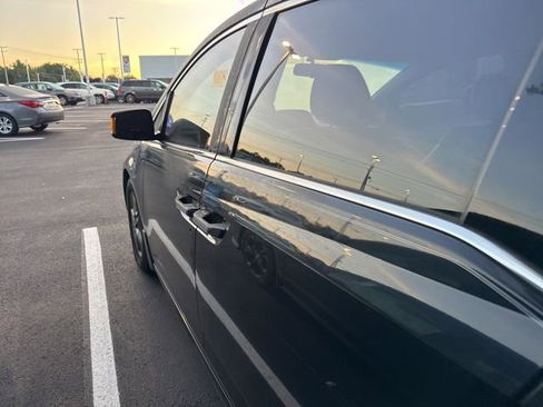 Used 2011 Honda Odyssey Touring image 9