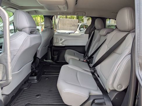 New 2026 Toyota Sienna XLE image 15