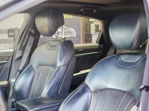 Used 2018 Genesis G80 3.3T Sport RWD image 16