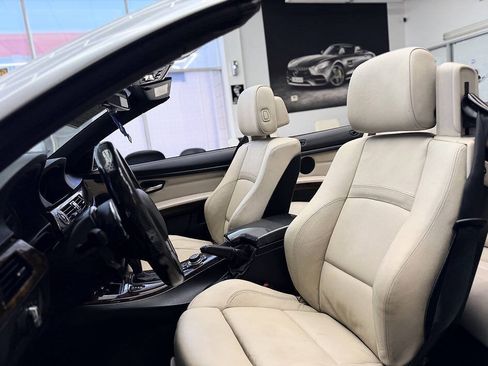 Used 2013 BMW 335i Convertible RWD image 15