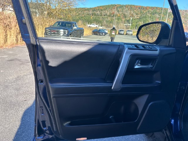 Used 2024 Toyota 4Runner SR5 Premium w/ Moonroof Package AWD/4WD image 10