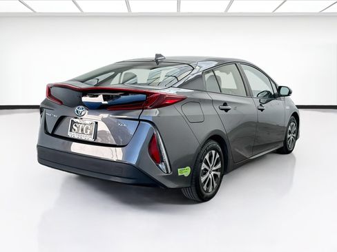 Used 2021 Toyota Prius Prime XLE FWD image 4