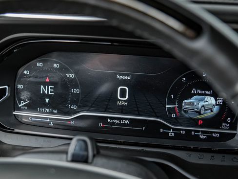 Used 2023 GMC Yukon XL Denali w/ Denali Reserve Package image 16