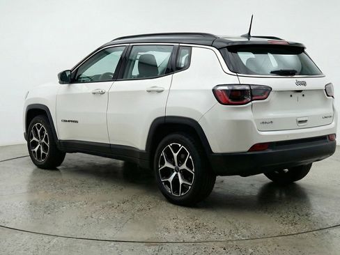 Used 2025 Jeep Compass Limited image 6