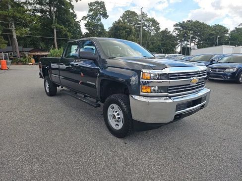 Used 2018 Chevrolet Silverado 2500 W/T w/ Snow Plow Prep Package AWD/4WD image 7