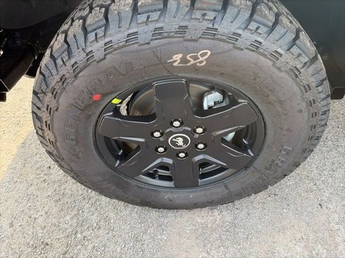 New 2025 Ford Bronco Big Bend w/ Black Diamond Package image 10