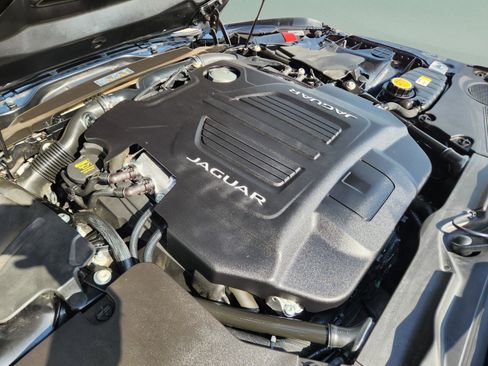 Used 2020 Jaguar F-TYPE R AWD/4WD image 28